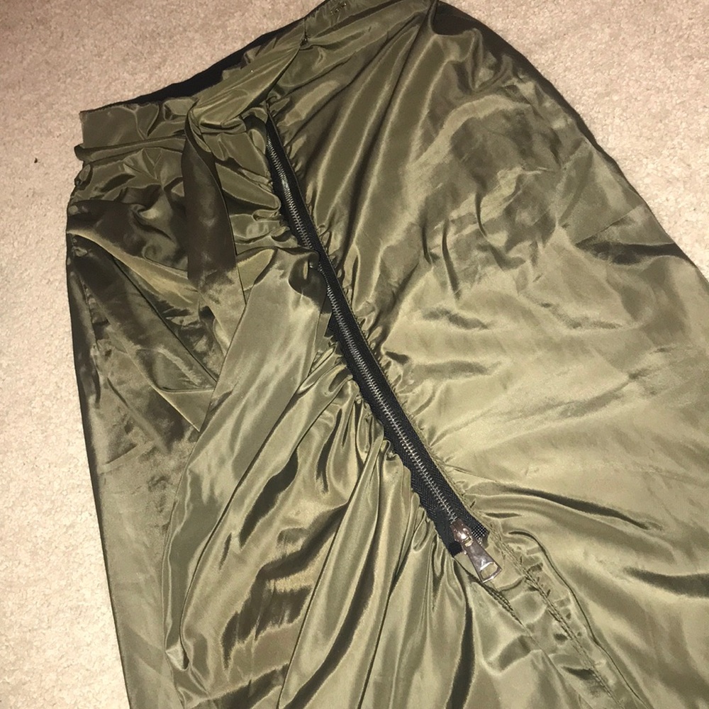 Skirt - Picture 3 of 3